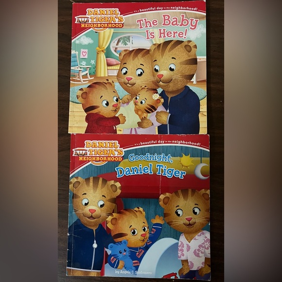 Lot of 7 Daniel Tiger Books - Picture 2 of 10